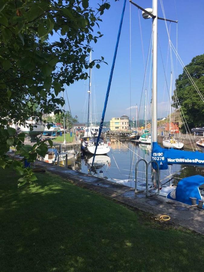 Stunning House In Felinheli Marina Villa Y Felinheli Exteriör bild