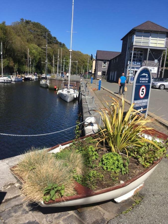 Stunning House In Felinheli Marina Villa Y Felinheli Exteriör bild